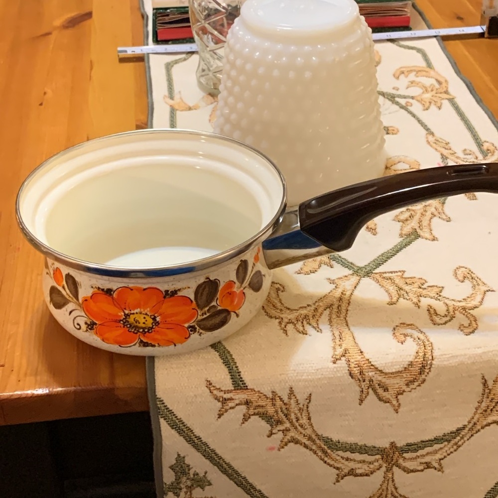 Vintage Sanko small pot EUC